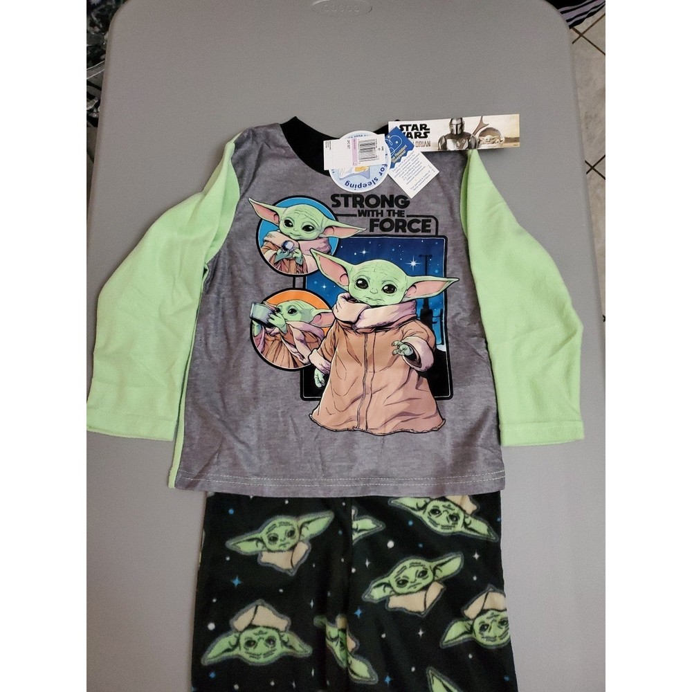 Star wars (baby Yoda ) Pajama set Size 6
